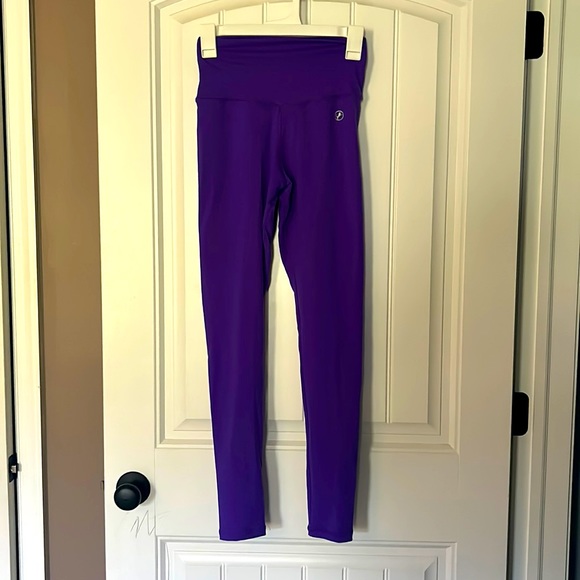 Purple ABS2B workout pants with scrunched back seam - Picture 1 of 4